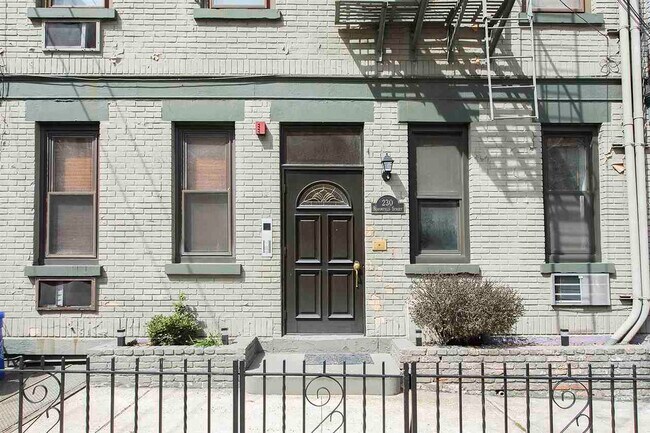 Building Photo - 230 Bloomfield St