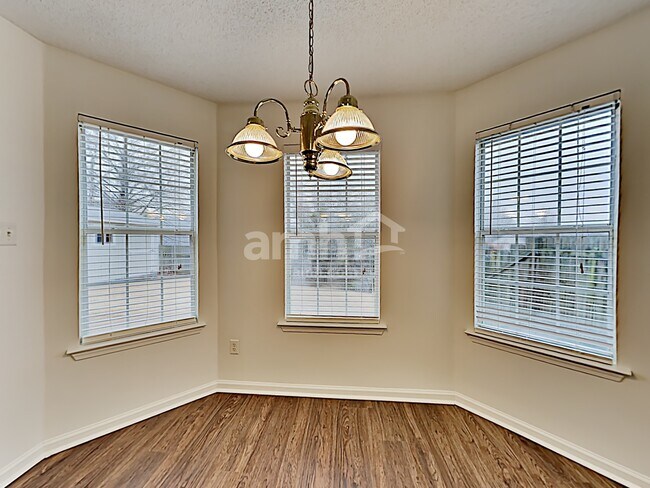 Foto del edificio - 2692 Breezy Ridge Trail