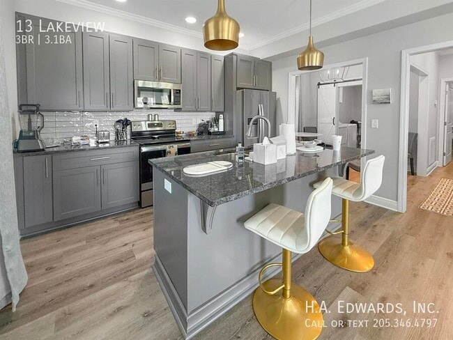 Foto del edificio - 13 Lakeview-