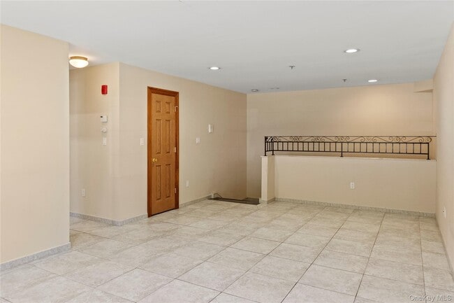 Building Photo - 72 Cedar Swamp Rd