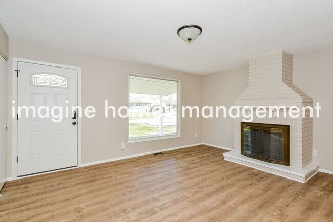 Building Photo - 3 Bedroom Home in Loveland