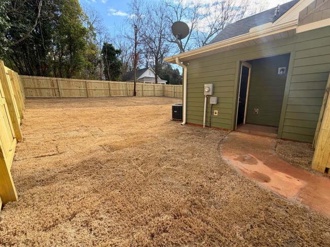 Photo - 305 S Calhoun St House