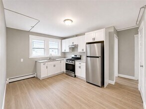 Building Photo - 1003 Atwells Ave