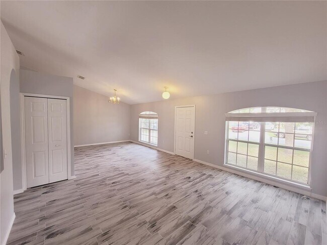 Building Photo - 89 Palmwood Dr