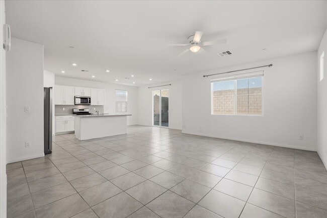 Building Photo - 10920 Oregano Ave