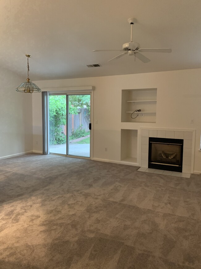Building Photo - 1935 Cork Oak Ln