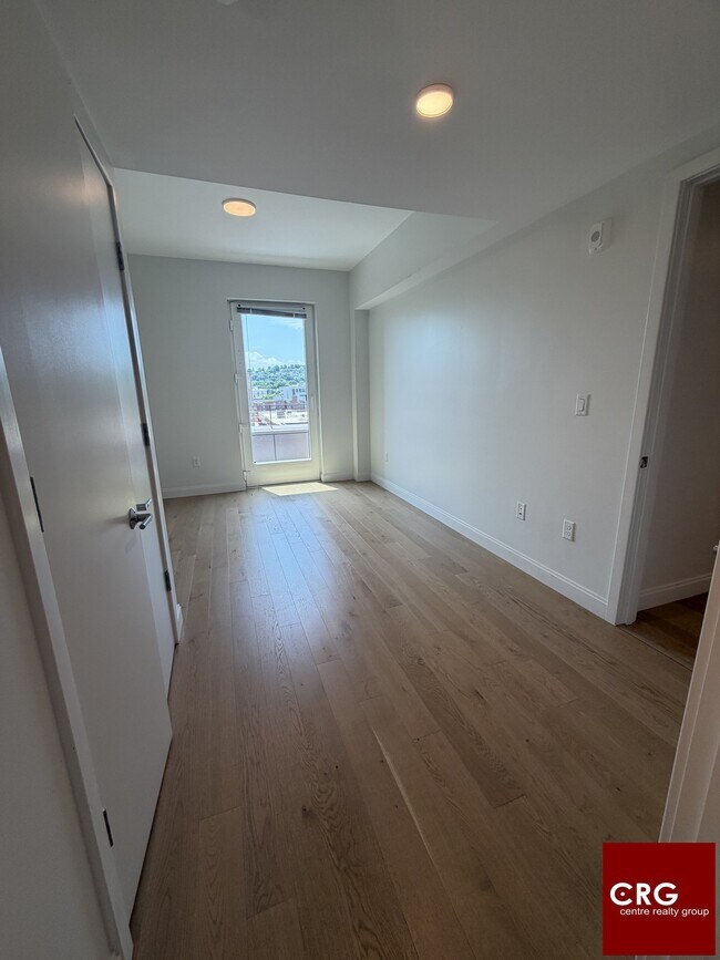 Foto del edificio - 54-55 Brighton Ave. Unit U513