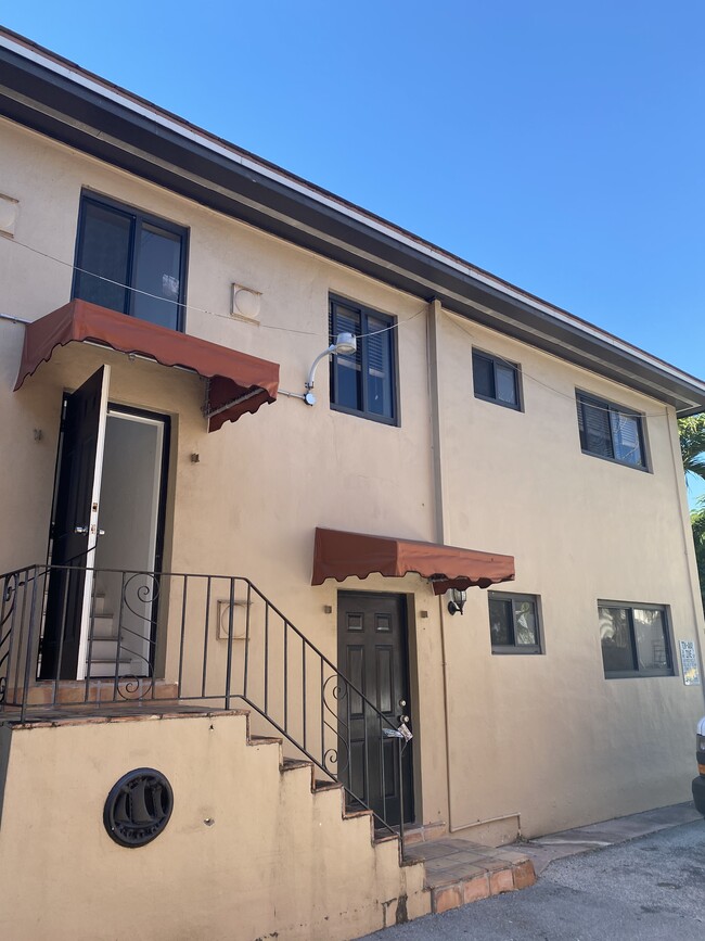 Building Photo - 350 Madeira Ave