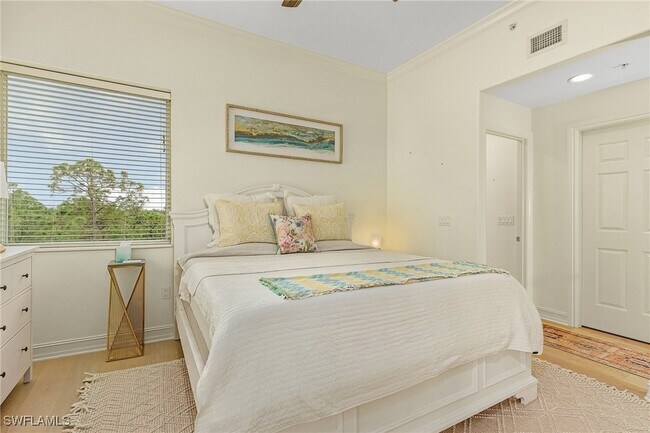 Foto del edificio - 2728 Tiburon Blvd E