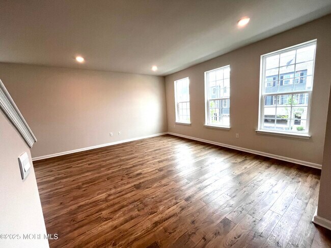 Building Photo - 18 Rothbury Ct