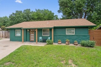 Building Photo - 802 Leisure Run Cove