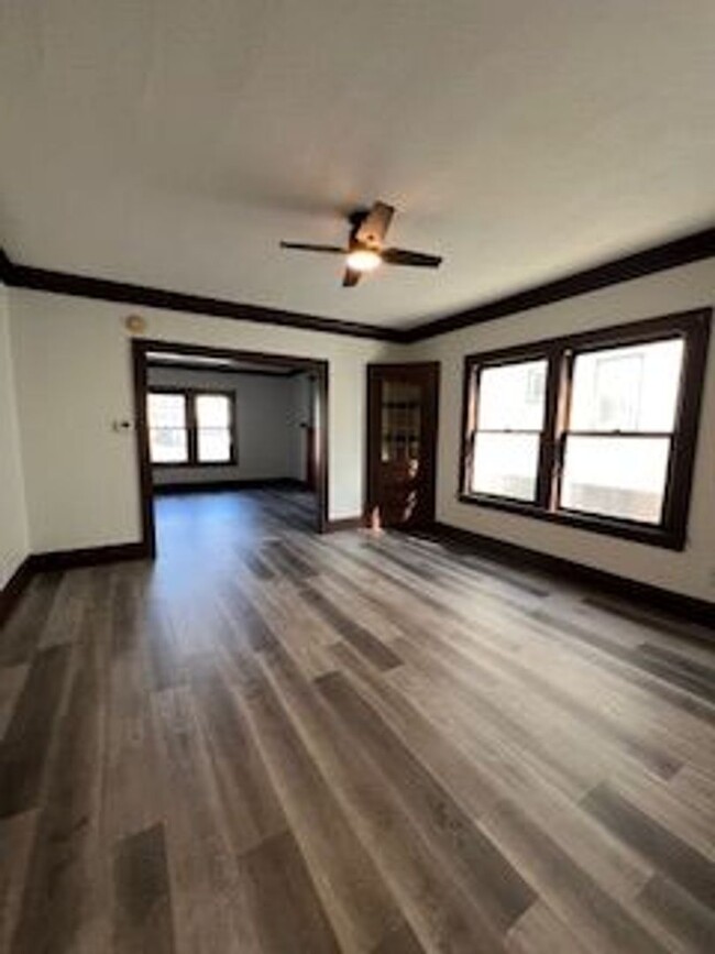 Foto del edificio - 1562 Ivydale Rd