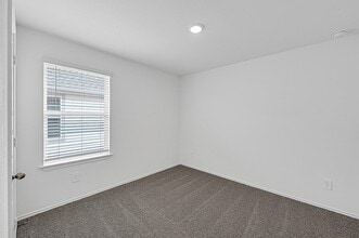 Building Photo - 31230 Yatesbury Ln