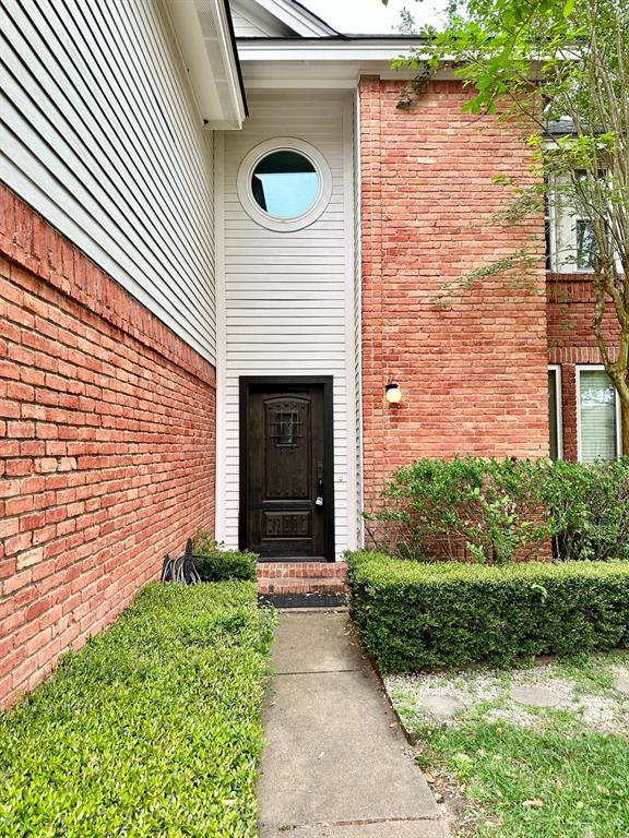 Foto del edificio - 4842 Green Trail Dr