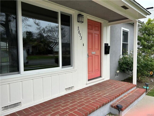 Building Photo - Adorable Single Story, Single Family Home ...