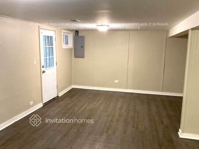 Foto del edificio - 1462 Deerfield Rd