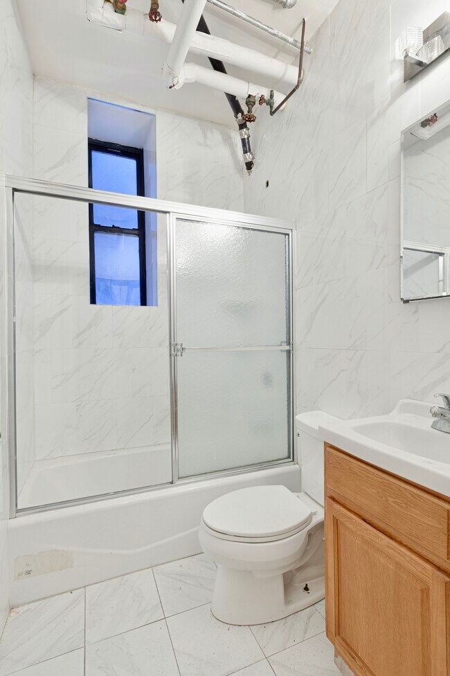 Building Photo - 583 W 177th St