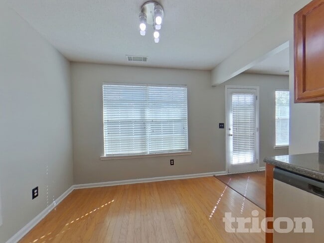 Building Photo - 6985 Borowood Ln