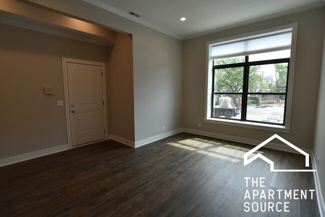 Building Photo - 3212 N Halsted St