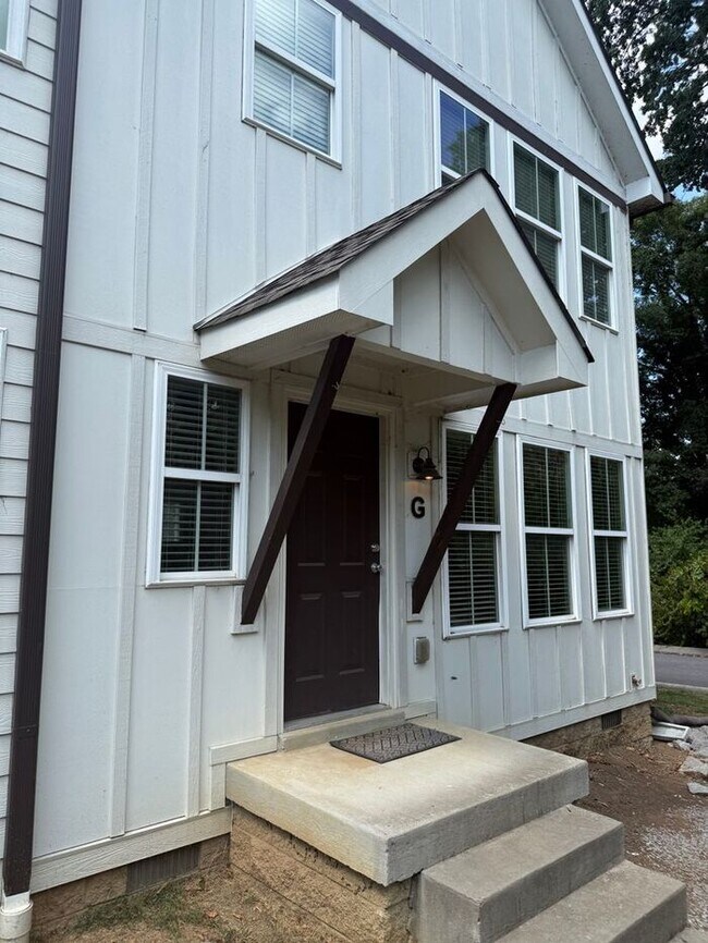 Foto del edificio - FOR RENT - Beautiful Modern Townhouse in Madison