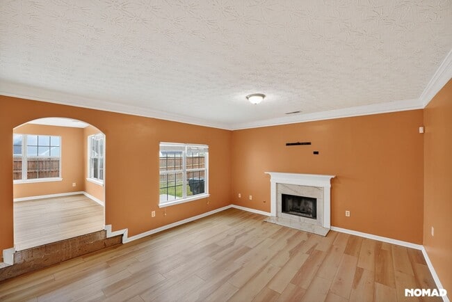 Building Photo - 395 Lamont Ln