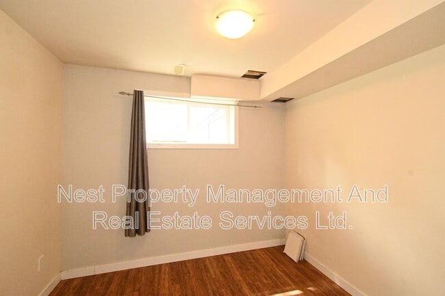 Building Photo - 2647 Oak St