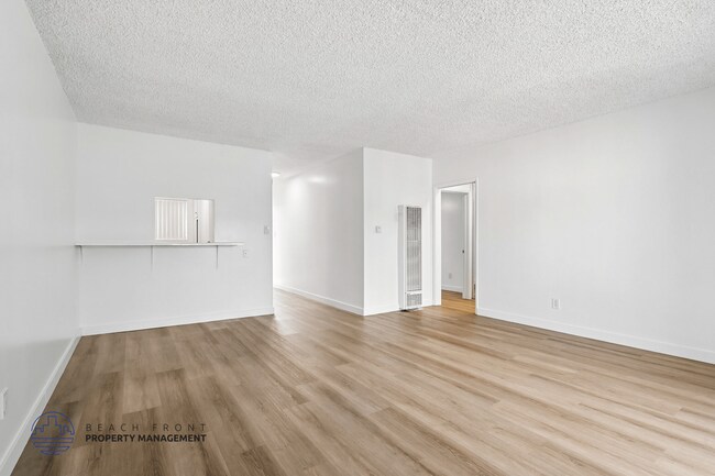 Foto del edificio - 1458 Marine Ave.
