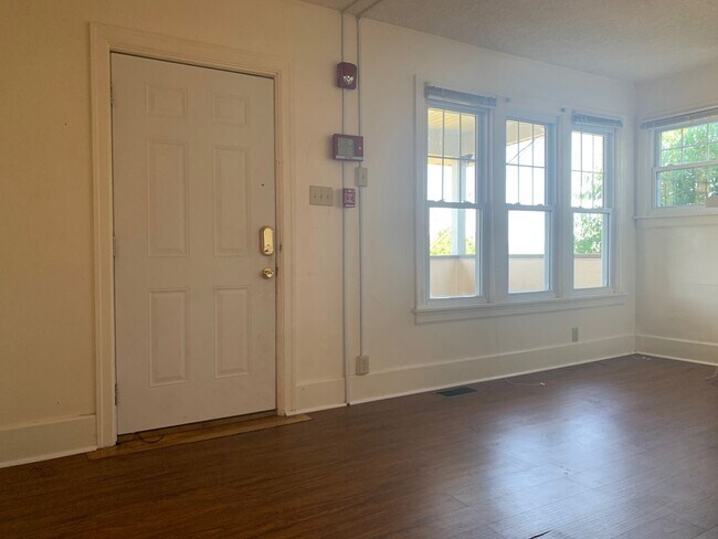 Foto del edificio - 4 br, 1 bath House - 317 Fife Avenue