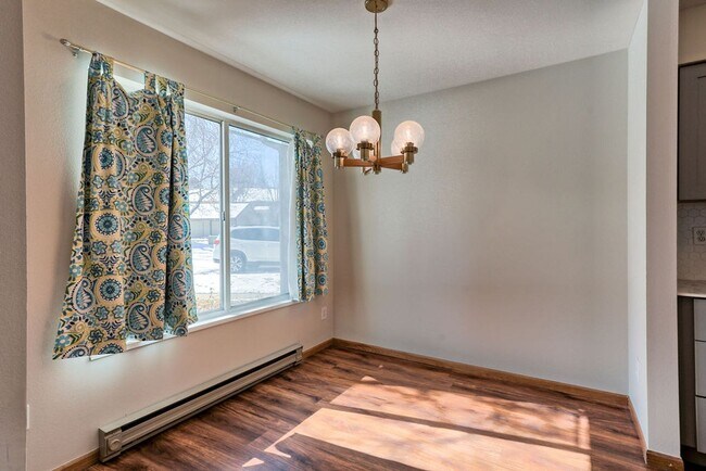 Foto del edificio - 3465 Lochwood J40
