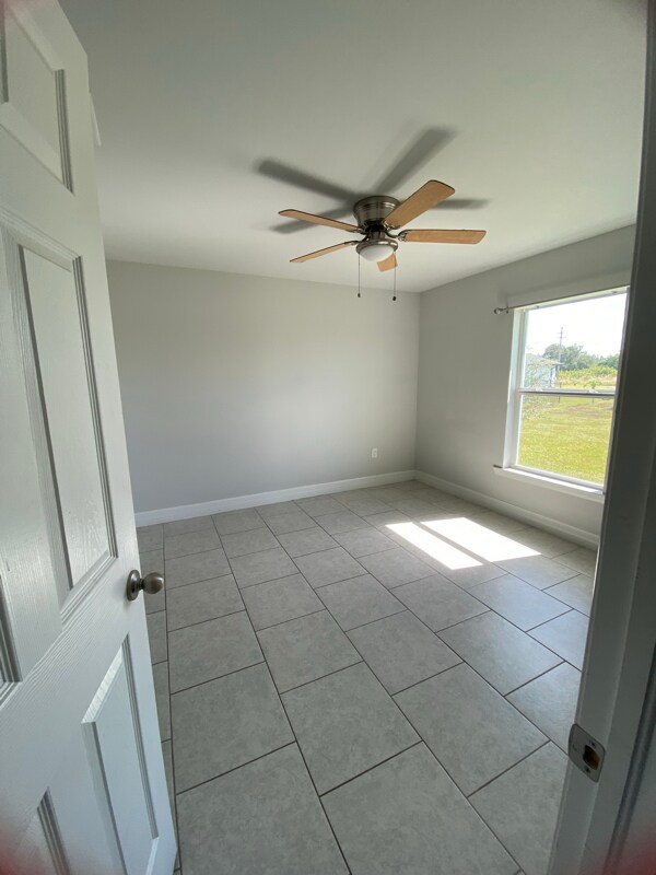 Building Photo - 5011 Benton St