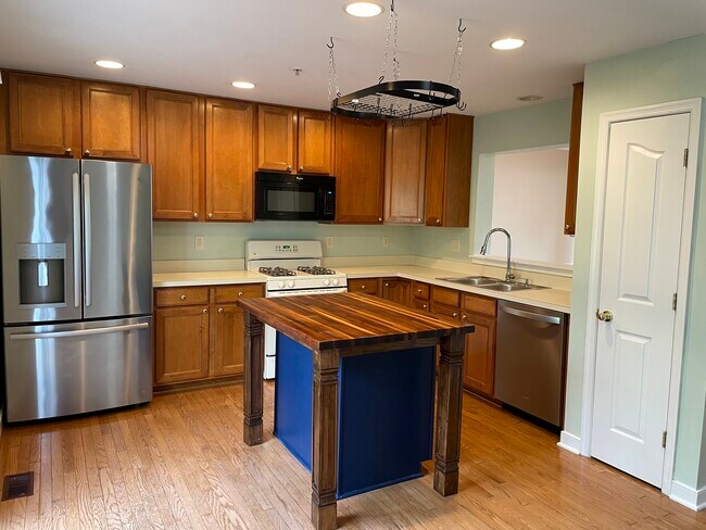 kitchen - 1107 Pomelo Ct