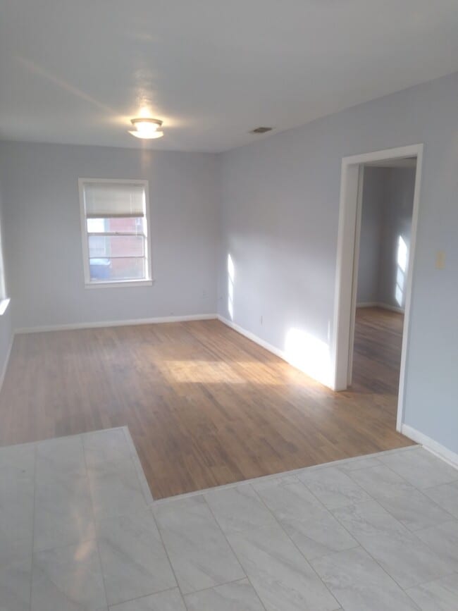 Building Photo - 304 W Ave G
