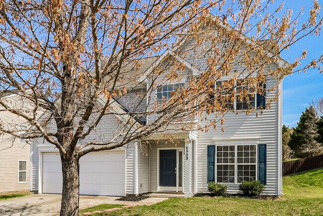 Foto del edificio - 6908 Sequoia Hills Dr