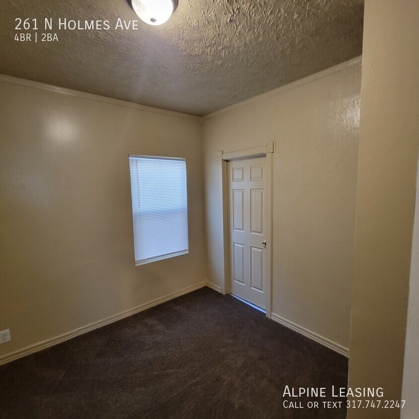 Building Photo - 4 bedroom