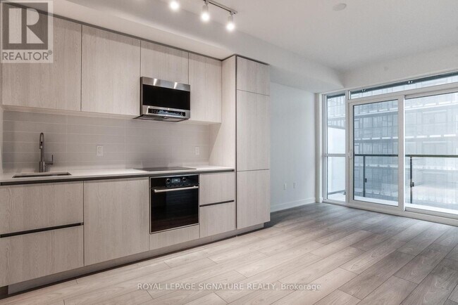 Photo du bâtiment - 110 Broadway Ave