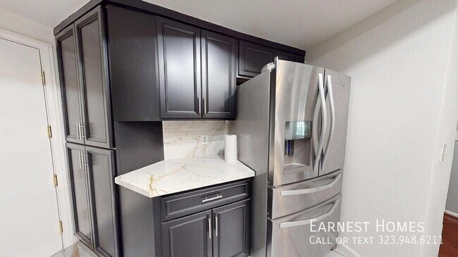 Foto del edificio - 6628 N Clybourn Ave