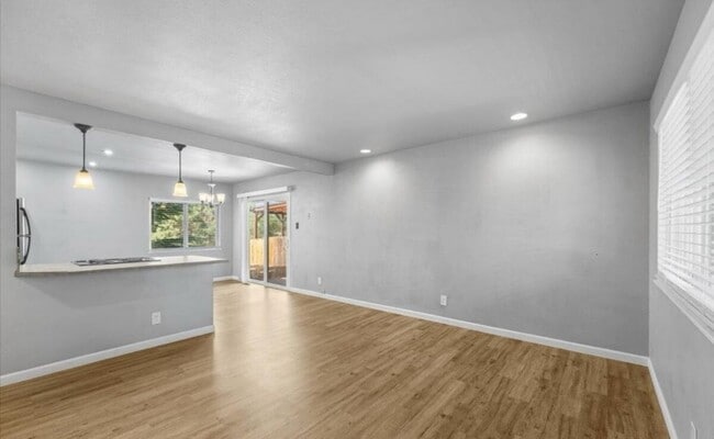 Building Photo - 3080 Slater Ave