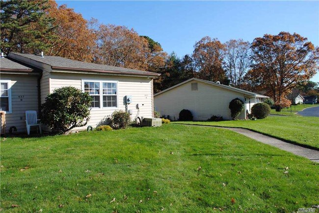 Building Photo - 437 Arlington Dr