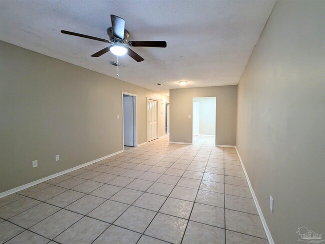 Building Photo - 708 Bayshore Dr