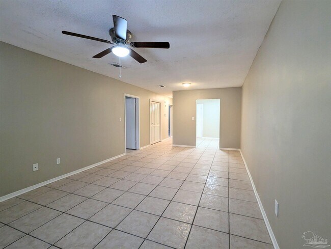 Foto del edificio - 708 Bayshore Dr