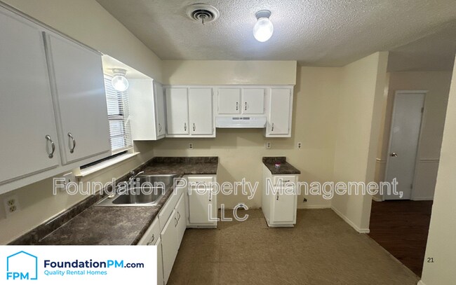 Foto del edificio - 4314 Castle Heights Dr