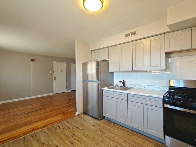 Foto del edificio - 7108 Oxford Ave