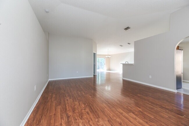 Foto del edificio - 9166 Upstream Ct