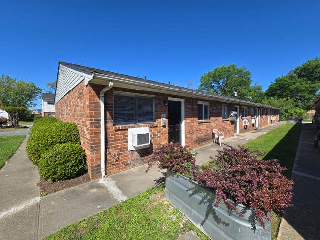 Building Photo - 1814 Williamsburg Rd