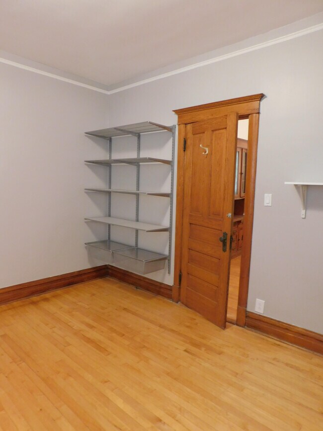 Foto del edificio - 2729 N Troy St
