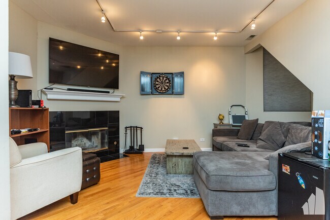 Foto del edificio - 2849 N Southport Ave