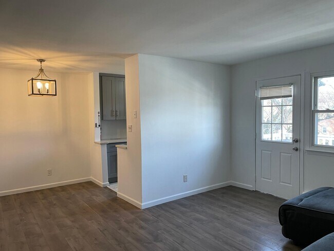 Building Photo - 7A Hemlock Dr