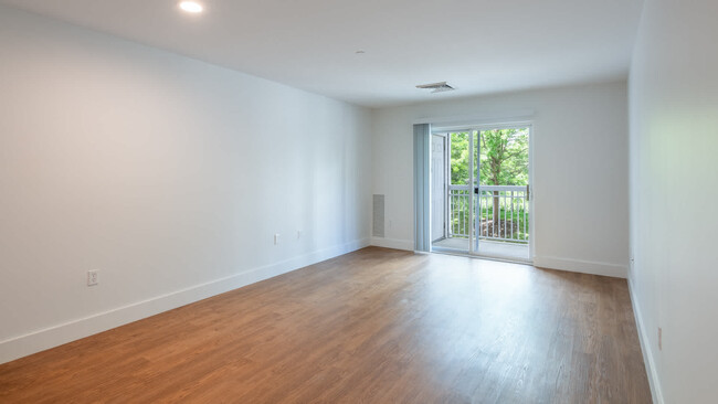 Living Room with Balcony - Rosecliff