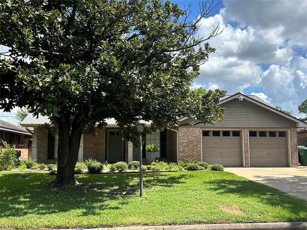 Primary Photo - 5902 De Lange Ln