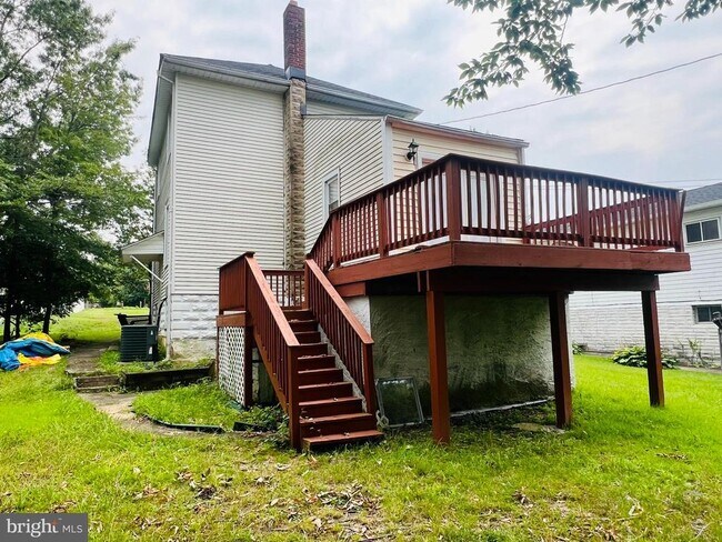Foto del edificio - 6612 Birchwood Ave
